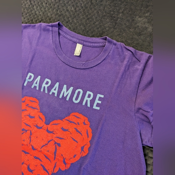 Paramore band t-shirt - Picture 3 of 5